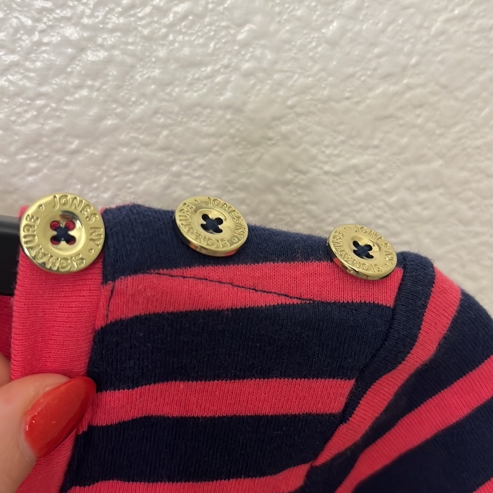 Striped tee with button detailing - Picture 3 of 5